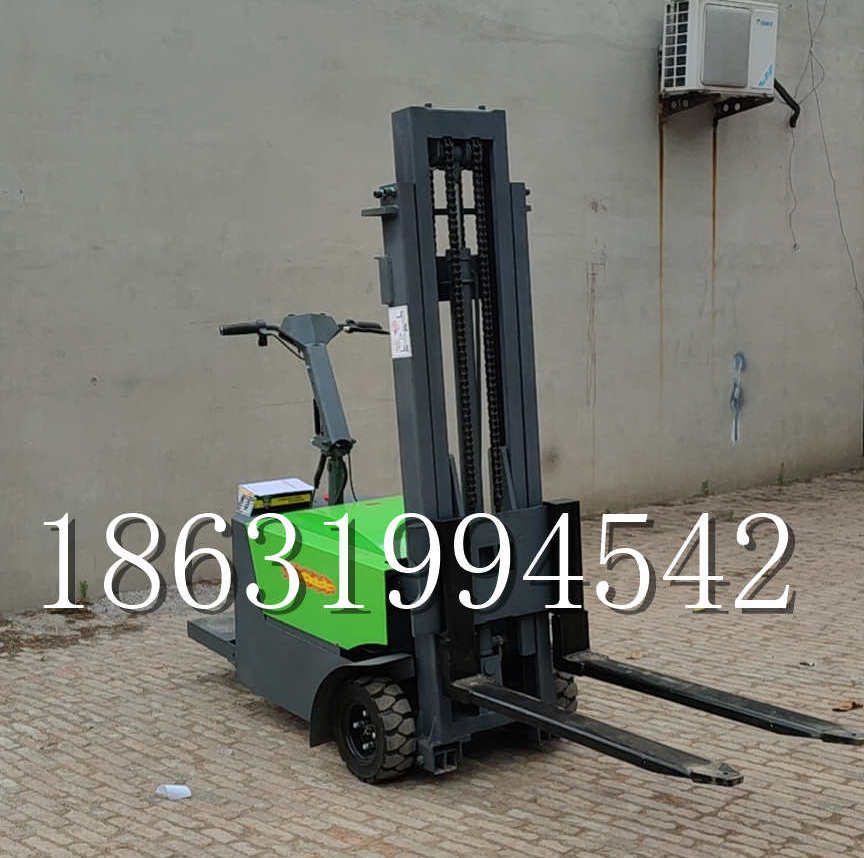 勉县优程全电动叉车插腿式堆高车液压装卸车1.5吨升高小型站驾式铲车